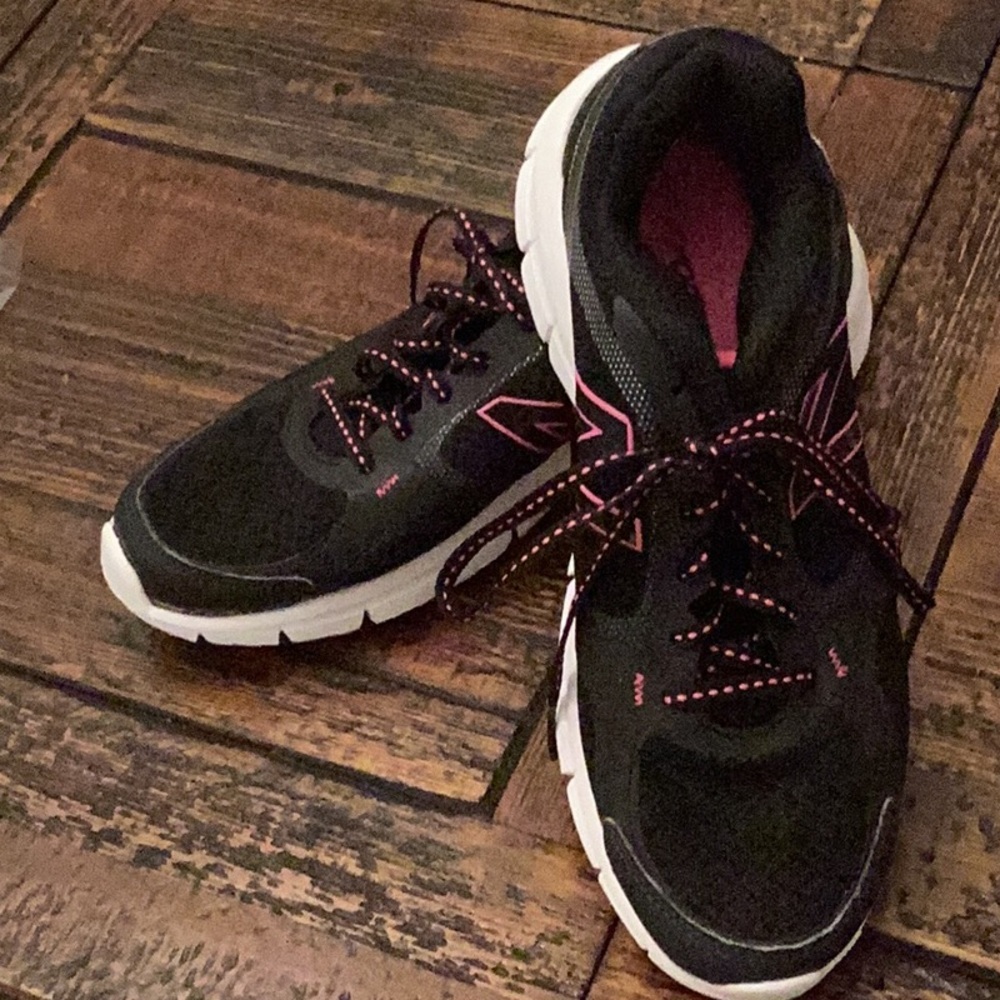 New Balance Comfort Ride Black and Pink Athletic Shoes Sz 8